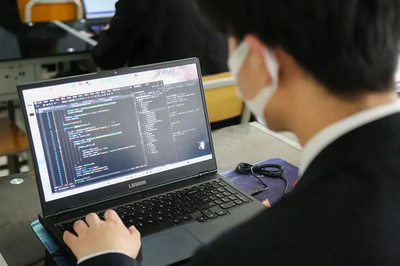 全棧開(kāi)發(fā)培訓(xùn) 從建材行業(yè)到IT精英的轉(zhuǎn)型之路——北京八維教育